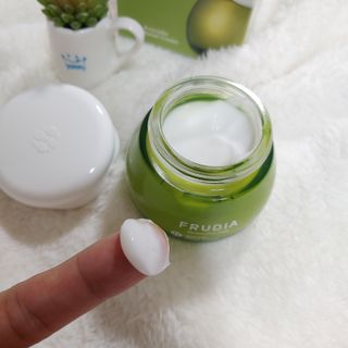 [후르디아] 민감피부 수분크림 비건 아보카도 크림 — 5점을 준 리뷰어가 2022년 1월 올린 사용 사진