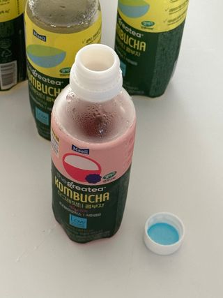 더그레잇티 콤부차 [매일유업] 더그레잇티 44kcal 콤부차 300ml *12개입 (오리지널 6개+베리리치 6개) — 2.5점을 준 리뷰어가 2023년 8월 올린 사용 사진