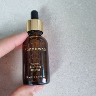 스킨큐어 산다화 비타민c 화이트닝 에센스 30ml — 5점을 준 리뷰어가 2023년 10월 올린 사용 사진