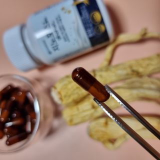 프리마인 홍삼의 강력한 에너지, 이제는 흡수율을 높인 최첨단 캡슐로 간편하게 초고속 충전하세요. — 5점을 준 리뷰어가 2022년 9월 올린 사용 사진