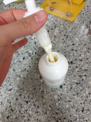 mom e 맘이 내추럴 베이비 케어 샴푸앤바스+로션 — 5점을 준 리뷰어가 2021년 1월 올린 사용 사진