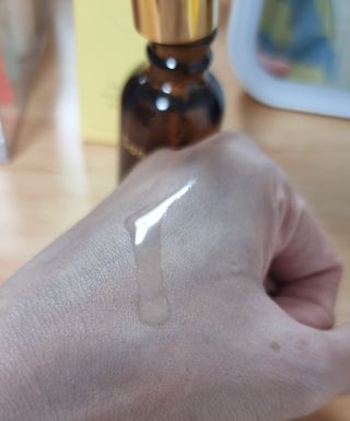 스킨큐어 산다화 비타민c 화이트닝 에센스 30ml — 5점을 준 리뷰어가 2023년 12월 올린 사용 사진