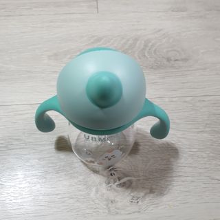 유비맘 트라이탄 코니빨대컵_컬러 랜덤 발송 — 5점을 준 리뷰어가 2020년 12월 올린 사용 사진