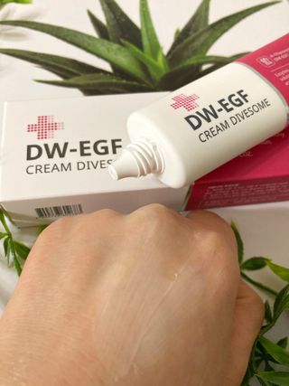 이지듀 DW-EGF 크림 다이브좀_콜라겐이 쏙쏙, 탄력피부로 다이빙 — 5점을 준 리뷰어가 2021년 2월 올린 사용 사진