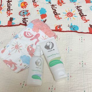 mom e 맘이 내추럴 베이비 케어 크림+바디오일 — 5점을 준 리뷰어가 2021년 1월 올린 사용 사진