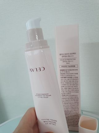 프리마인 선크림만 바꿨을 뿐인데 매일 물 2L챙겨먹고 기초케어 완벽하게 한 물빛피부 완성,셀라브UV프로텍터 — 5점을 준 리뷰어가 2023년 7월 올린 사용 사진