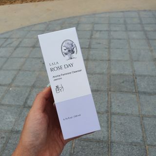 라라로즈데이 시즌2 여성청결제 200ml 아로마 페미민 클렌저, 독일더마인증 — 5점을 준 리뷰어가 2021년 8월 올린 사용 사진