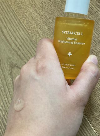 체르엠 스템앤셀 비타민 브라이트닝 에센스 30ml 1개 — 5점을 준 리뷰어가 2022년 2월 올린 사용 사진