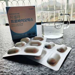 [지셀라] 프로바이오틱스 100억 유산균 보장 (1개월분 / 350mg X 30캡슐) — 5점을 준 리뷰어가 2023년 4월 올린 사용 사진