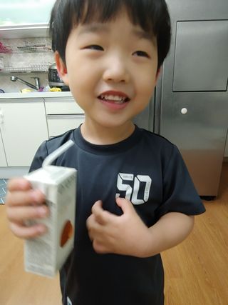 이롬 erom 황성주박사의 국산콩 두유 호두와 아몬드 — 5점을 준 리뷰어가 2020년 12월 올린 사용 사진