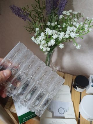 유니베르소 산소앰플 7일 집중케어 앰플 — 4점을 준 리뷰어가 2021년 4월 올린 사용 사진
