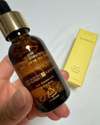 스킨큐어 산다화 비타민c 화이트닝 에센스 30ml — 5점을 준 리뷰어가 2024년 1월 올린 사용 사진