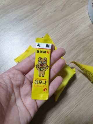 맛있는 비타민 습관 레모나 카카오프렌즈 에디션 — 5점을 준 리뷰어가 2021년 12월 올린 사용 사진