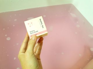 버블데이 아로마/과일 거품 입욕제 — 5점을 준 리뷰어가 2021년 7월 올린 사용 사진