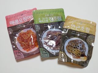 하나마이 [마마쿡] 전 청와대 천상현 셰프의 밑반찬  5종세트(소고기 장조림+연근조림+진미채+간장김자반+새우김자반) — 5점을 준 리뷰어가 2023년 4월 올린 사용 사진