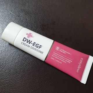 이지듀 DW-EGF 크림 다이브좀_콜라겐이 쏙쏙, 탄력피부로 다이빙 — 5점을 준 리뷰어가 2021년 2월 올린 사용 사진