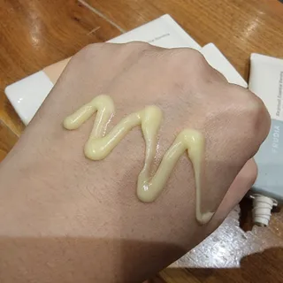 [후르디아] 끈적임 없는 착한성분 비건  핸드크림 3종 — 5점을 준 리뷰어가 2022년 12월 올린 사용 사진