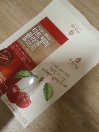 자연에온 가득담은 몽모랑시 타트체리 콜라겐 젤리스틱 — 5점을 준 리뷰어가 2020년 12월 올린 사용 사진