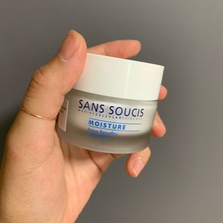 산수시 아쿠아 베네핏 24h 수부지 물광 속건조 수분크림 50ml — 5점을 준 리뷰어가 2021년 6월 올린 사용 사진