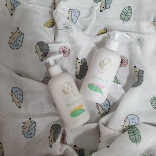 mom e 맘이 내추럴 베이비 케어 샴푸앤바스+로션 — 4점을 준 리뷰어가 2021년 1월 올린 사용 사진