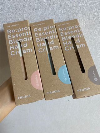 [후르디아] 끈적임 없는 착한성분 비건  핸드크림 3종 — 4점을 준 리뷰어가 2022년 2월 올린 사용 사진