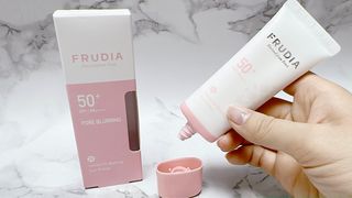 [후르디아] 모공블러 비건 선 프라이머 — 5점을 준 리뷰어가 2022년 5월 올린 사용 사진