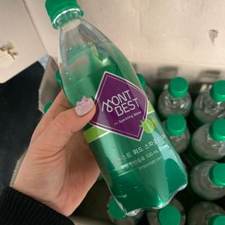 몽베스트 Montbest with Sparkling water Lime20병 — 5점을 준 리뷰어가 2023년 3월 올린 사용 사진