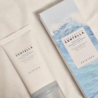 MF[스킨1004] 마다가스카르 센텔라 히알루-시카 워터핏 선세럼 50ml — 5점을 준 리뷰어가 2024년 5월 올린 사용 사진