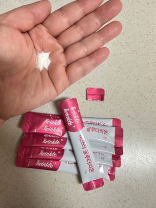 메디포스트 모비타 미쓰리 글루타치온 30포 — 5점을 준 리뷰어가 2023년 1월 올린 사용 사진