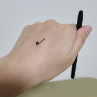 틸디앤 메이크 리얼무드 오토 아이라이너 — 3점을 준 리뷰어가 2021년 12월 올린 사용 사진