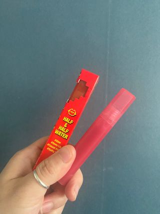 [블랙루즈]하프앤하프틴트 10종 中 택1+랜덤1 — 5점을 준 리뷰어가 2021년 2월 올린 사용 사진