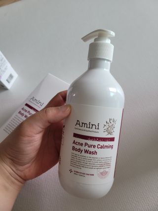 아미니 아크네 퓨어카밍 바디워시 500ml — 5점을 준 리뷰어가 2021년 6월 올린 사용 사진