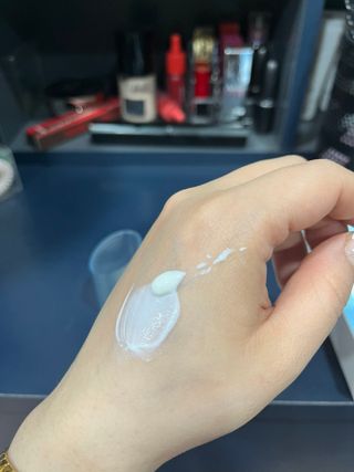 MF[스킨1004] 마다가스카르 센텔라 히알루-시카 워터핏 선세럼 50ml — 5점을 준 리뷰어가 2024년 5월 올린 사용 사진