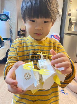 움직이는 종이로봇 - 로빗 로얄버전 움직이는 종이 로봇 - 로빗 — 3점을 준 리뷰어가 2021년 2월 올린 사용 사진