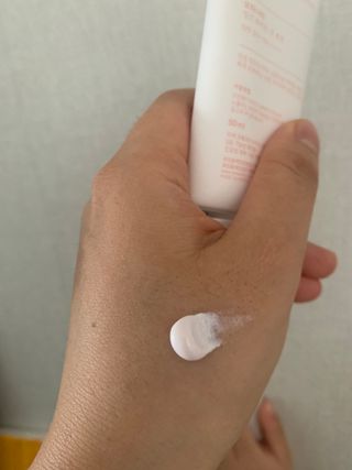 보타니티 촉촉수분자차 아쿠아핏 선 에센스 50ml + 보송톤업자차 징크 선 로션 50ml SPF50+ PA++++ (4/25) — 5점을 준 리뷰어가 2022년 4월 올린 사용 사진