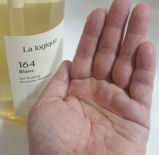 라로지크 X4 스케일링 퍼퓸 샴푸 1,000mℓ — 5점을 준 리뷰어가 2021년 11월 올린 사용 사진