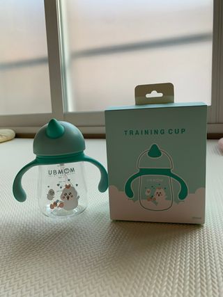 유비맘 트라이탄 코니빨대컵_컬러 랜덤 발송 — 3점을 준 리뷰어가 2021년 2월 올린 사용 사진