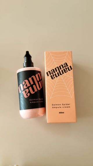난나 살몬 스파이더 검버섯 미백 톤업 화이트닝 연어 앰플 크림 300ml 대용량 — 5점을 준 리뷰어가 2022년 8월 올린 사용 사진
