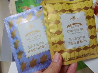 (주)쟈뎅 쟈뎅 클래스 핸드 드립 커피 10P 2종_디카페인 1종+랜덤 플레이버 1종 — 5점을 준 리뷰어가 2021년 4월 올린 사용 사진