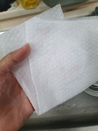 부직포나라 중금속유해물질ZERO 뜯어쓰는 주방 일회용수세미 60매 2매 — 5점을 준 리뷰어가 2022년 11월 올린 사용 사진