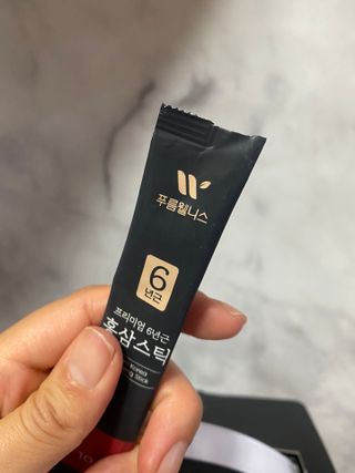 [푸름웰니스] 프리미엄 6년근 홍삼스틱 3mg x 100포 — 5점을 준 리뷰어가 2022년 4월 올린 사용 사진