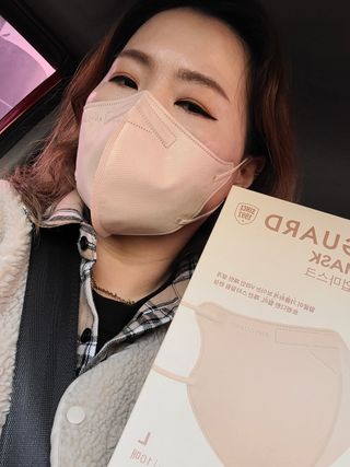 애니가드 셋업마스크 4컬러 각 10매입 [크리미베이지, 캐시미어로즈, 초콜렛브라운, 미드나잇네이비] — 5점을 준 리뷰어가 2022년 2월 올린 사용 사진