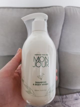 토박스코리아 몽쥬르 유아 샴푸앤워시 300ml — 5점을 준 리뷰어가 2021년 5월 올린 사용 사진