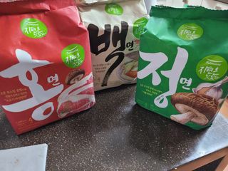 [풀무원] 자연은맛있다 정면, 백면, 홍면  세트 — 5점을 준 리뷰어가 2021년 4월 올린 사용 사진