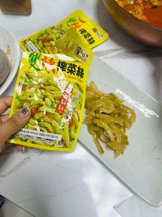 루시델리 야미하우스 홍콩 스파이시 프리미엄 짜사이 무침 500g — 4점을 준 리뷰어가 2024년 6월 올린 사용 사진