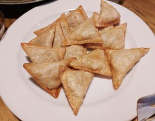 (주)성경순만두 곤약만두.콘치즈만두,삼각당면만두,당면 야끼만두,대구전통 납작만두,떡뽁이 매콤소스,달콤소스 — 5점을 준 리뷰어가 2023년 4월 올린 사용 사진