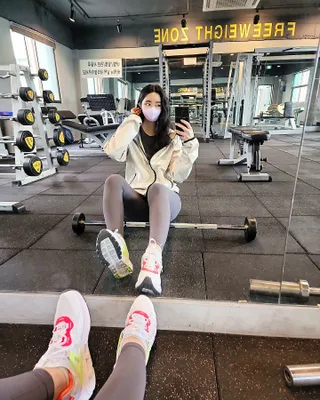 크노텐 후디집업자켓(다이어트땀복) — 5점을 준 리뷰어가 2022년 3월 올린 사용 사진