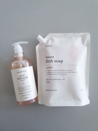 심플리오리빙 어니스트 주방세제 본품 500ml + 리필 900ml (코코넛향) — 4점을 준 리뷰어가 2022년 6월 올린 사용 사진