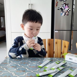 [이뮤니티플러스]우리아이 면역오키, 건강오키 _ 키즈오키 비타민초코홍삼 10포 1box — 4.5점을 준 리뷰어가 2022년 3월 올린 사용 사진