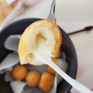 Dog&Ball 독앤볼 [Dog&Ball] 미니찹쌀볼도그 찹쌀치즈볼 — 5점을 준 리뷰어가 2021년 9월 올린 사용 사진